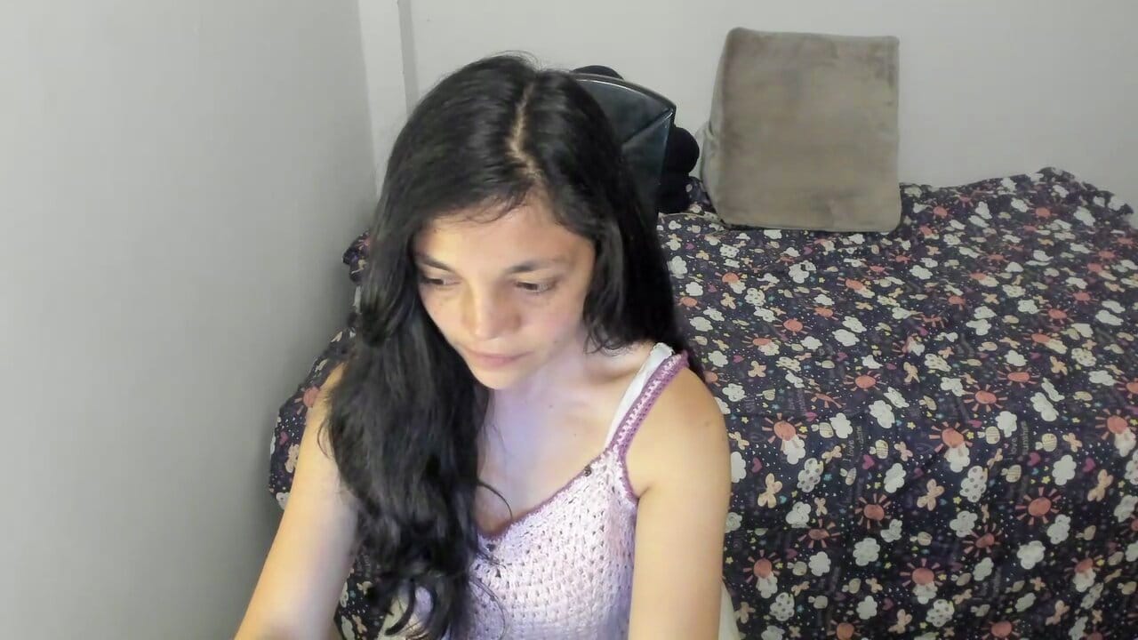 Soylucy24 live on Amateur.tv