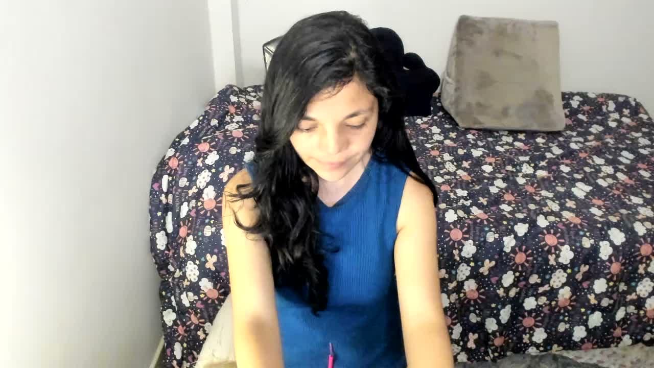 soylucy24 live on Amateur.TV