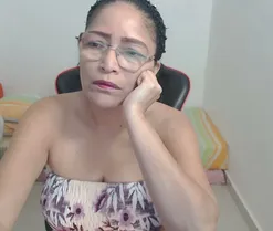 valentina_lara0, live now on SugarCams