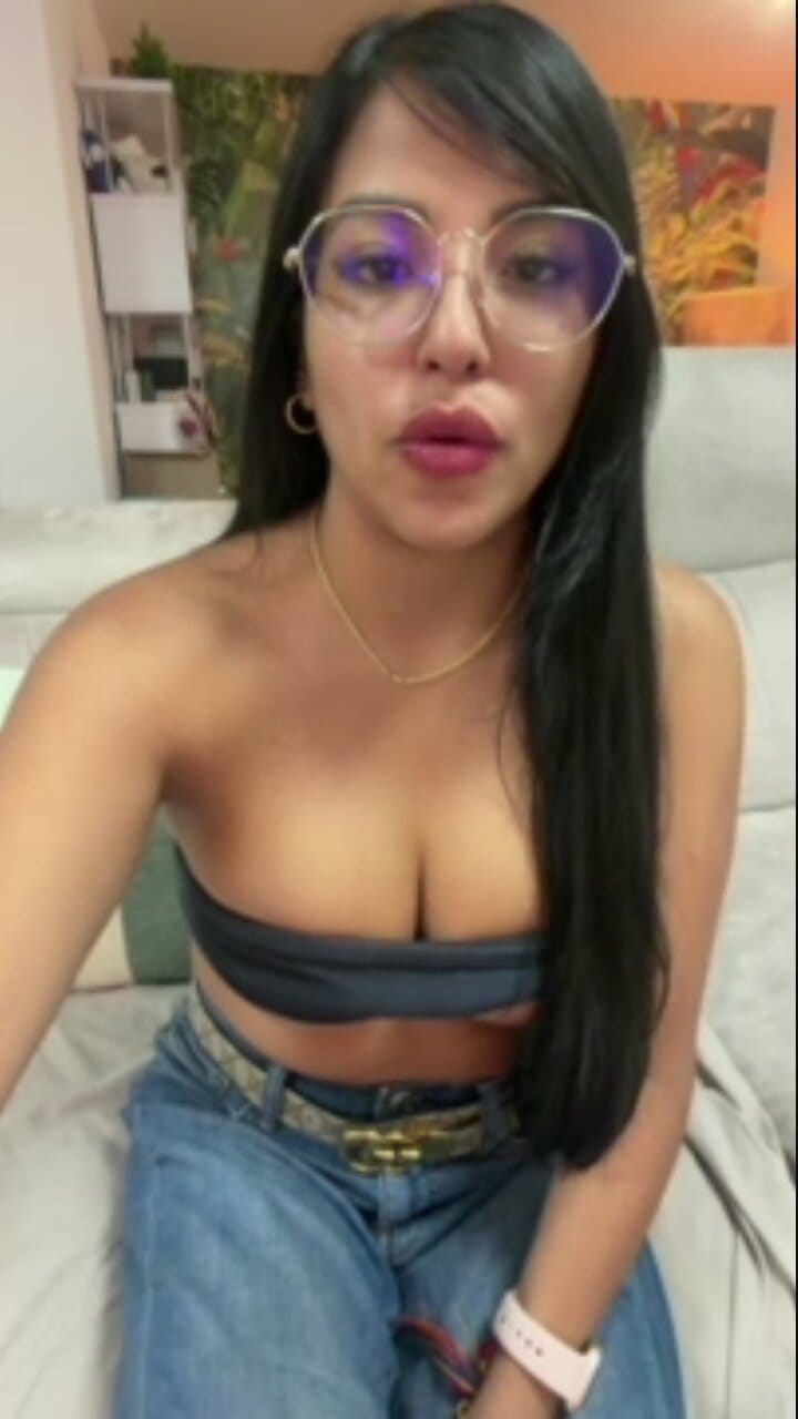 ReinalatinaReal live on Amateur.tv