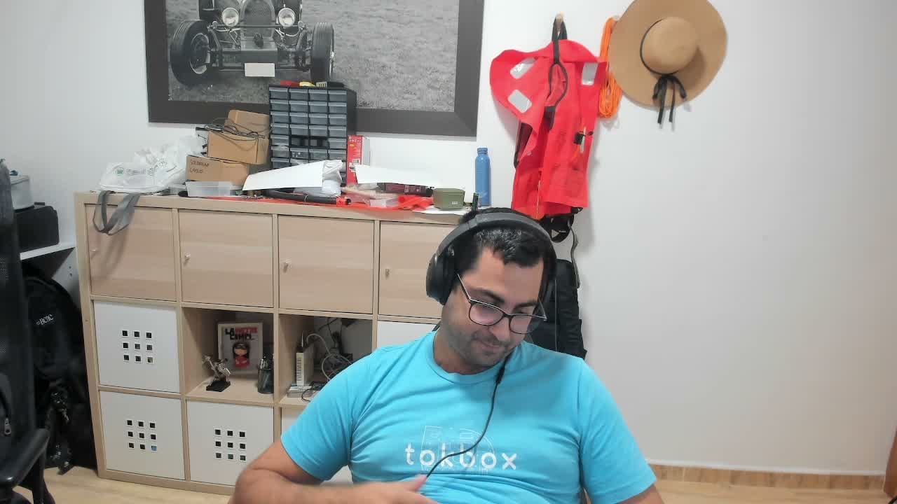 elio92 live cam on Amateur.TV