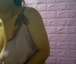 LoveYou-69, live now on SugarCams