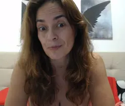 scarlett_l, live now on SugarCams