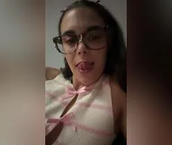 luciia20, en vivo ahora en Amateur.tv