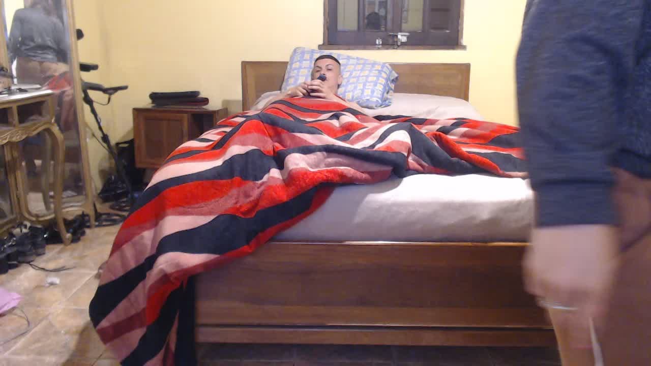 Delfin88 live on Amateur.tv