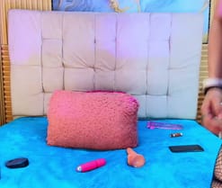 moxie_monclair's webcam