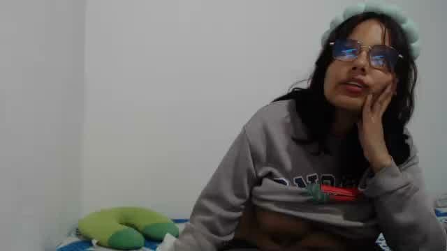 Live Chat with valak133 on Amateur.TV