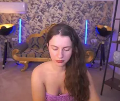 LittleJuli, en directo ahora en Amateur.tv