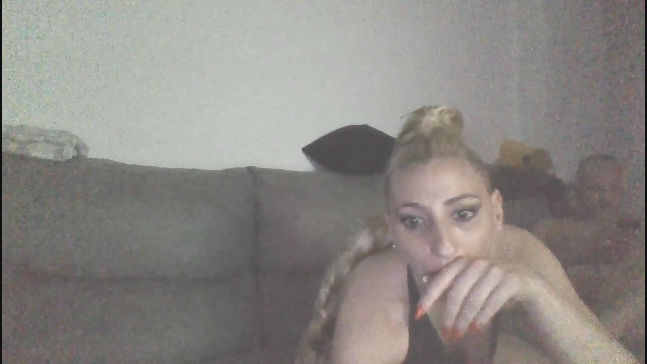 Curiosos_87 live on Amateur.tv
