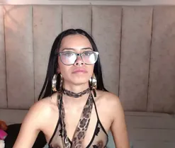 miahotcs, live now on SugarCams