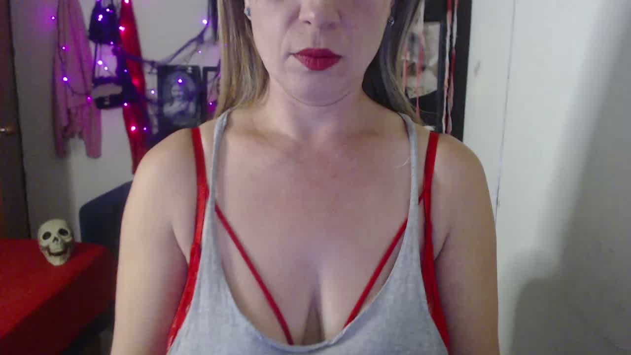 alondrasantos Live Chat on Amateur.TV