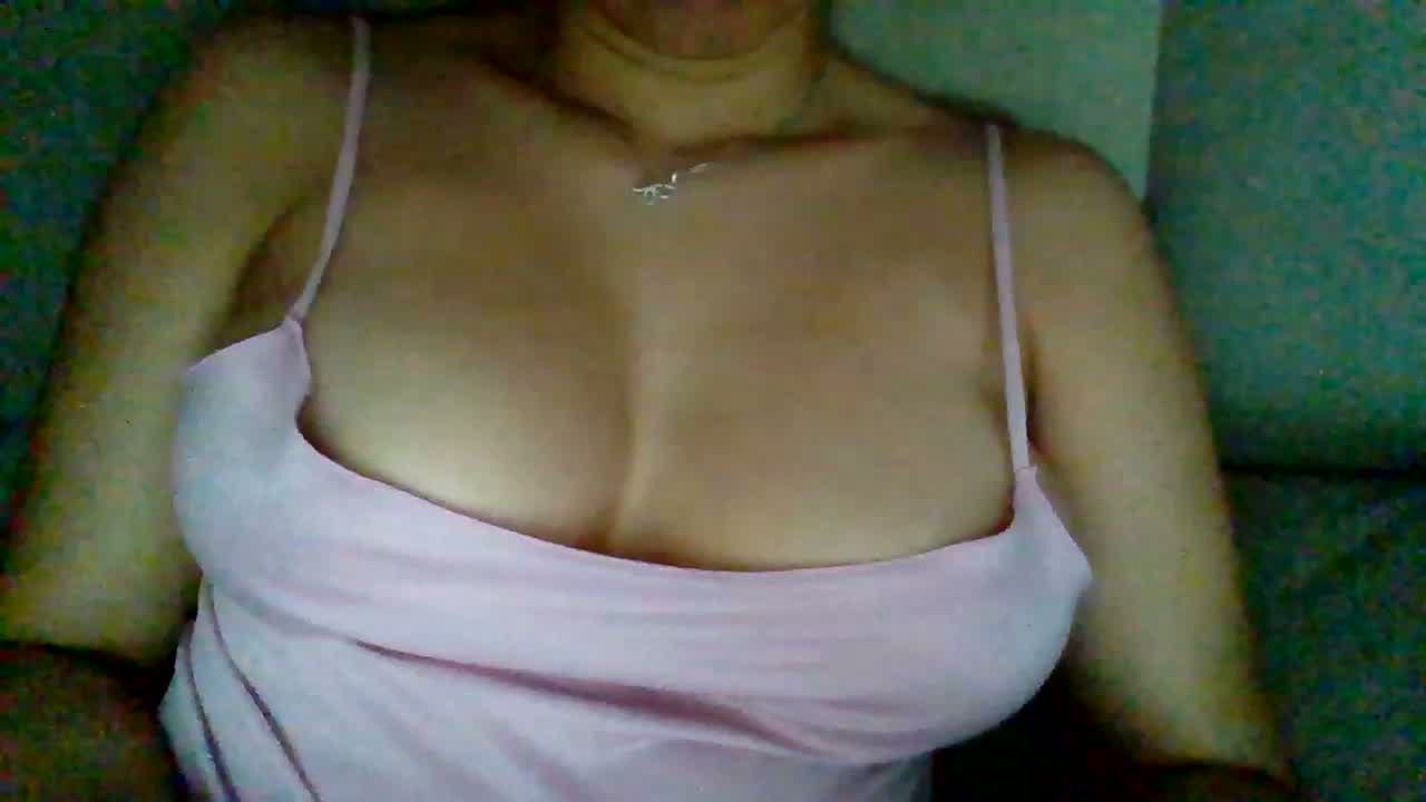 Sevulla314 live cam on Amateur.TV