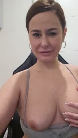 Albaybombon Live Chat on Amateur.TV