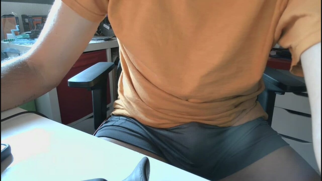 CienfuegosZgz live on Amateur.tv