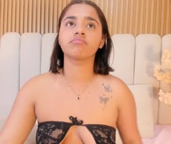 MiahSex69 en directo por webcam