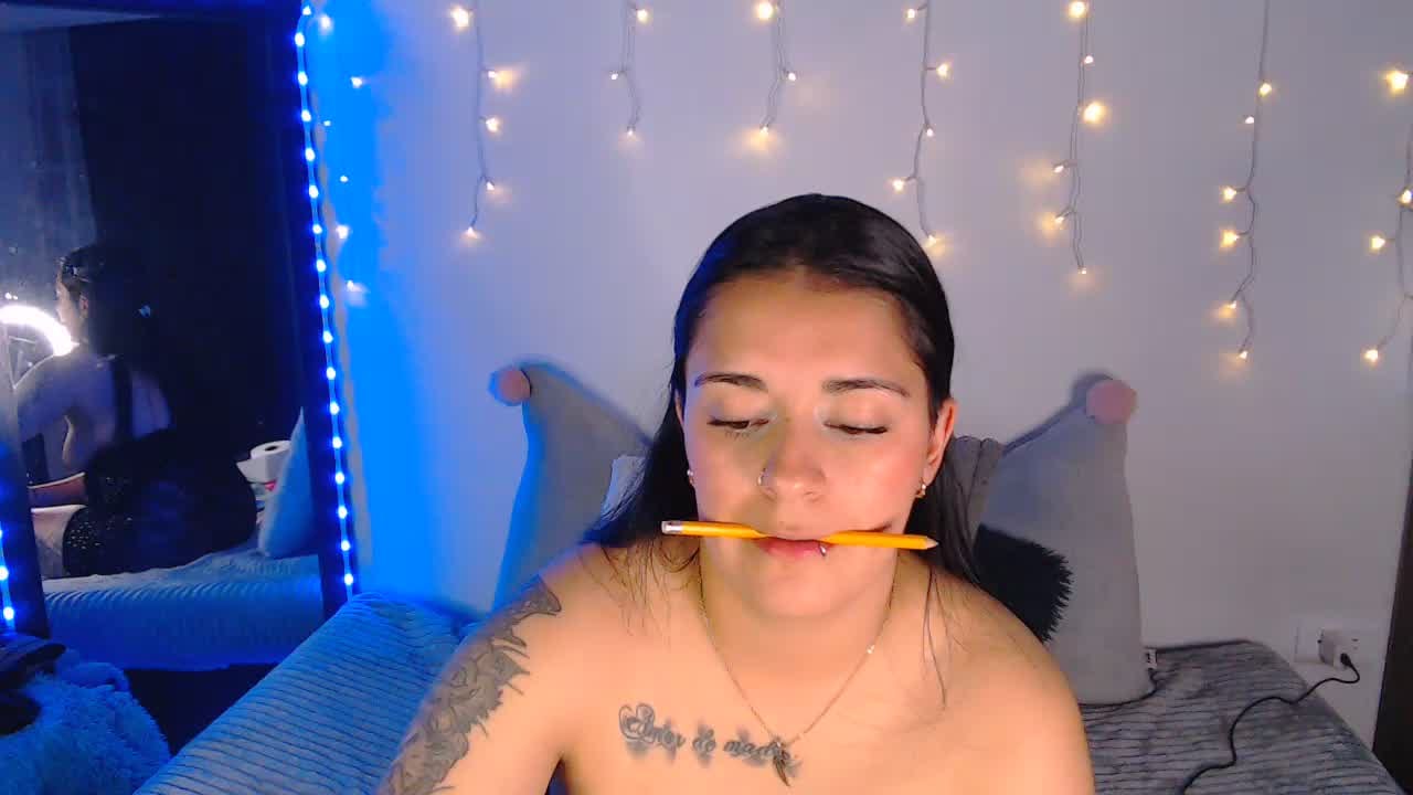 Sweet_Anne19 live cam on Amateur.TV