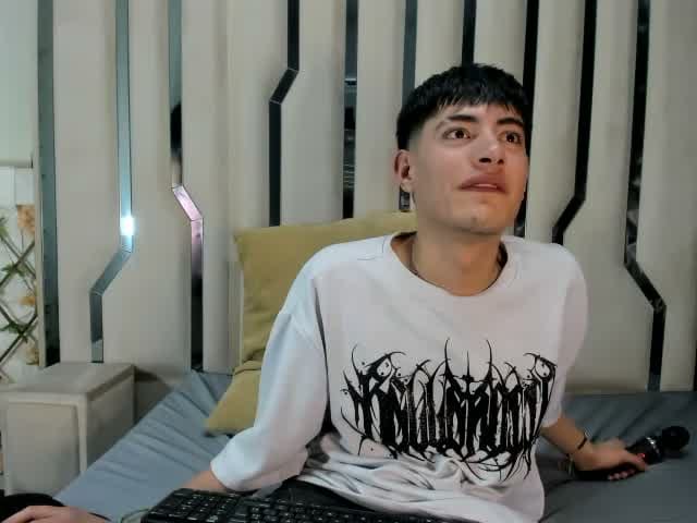 andylol330 Live Chat on Amateur.TV