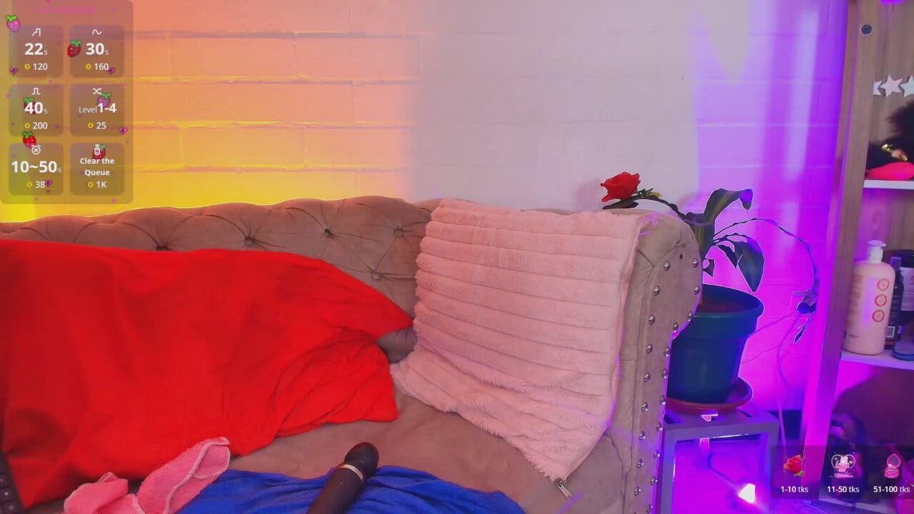 EllenaBoobs_ live on Amateur.tv