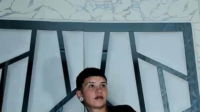 KarinaAndSam live cam on Amateur.TV