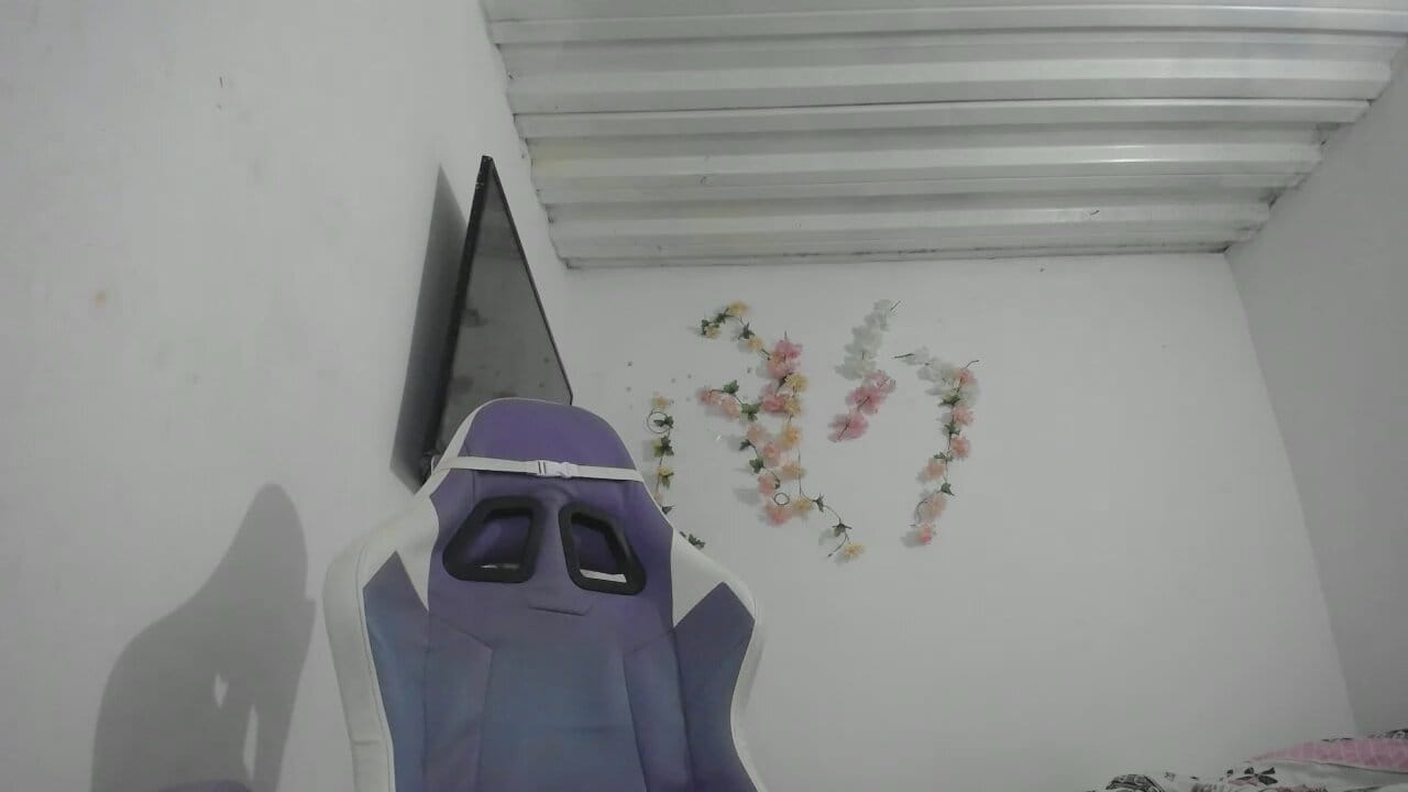 Hannna21 live on Amateur.tv