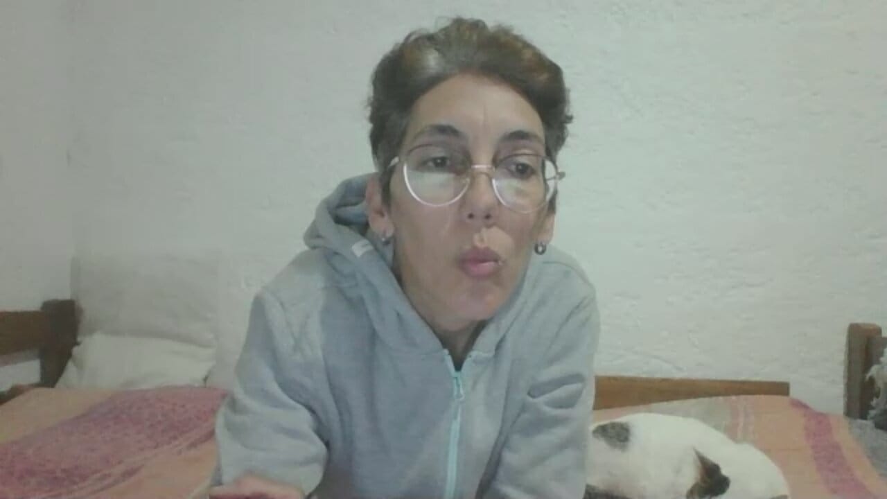 Live Chat with Candydeseo on Amateur.TV