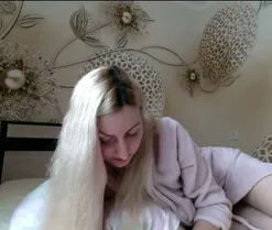 Yourrealgirl, live now on SugarCams