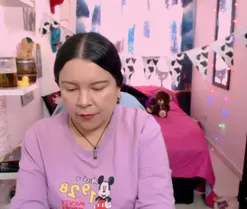 clarie_m, en directo ahora en Amateur.tv