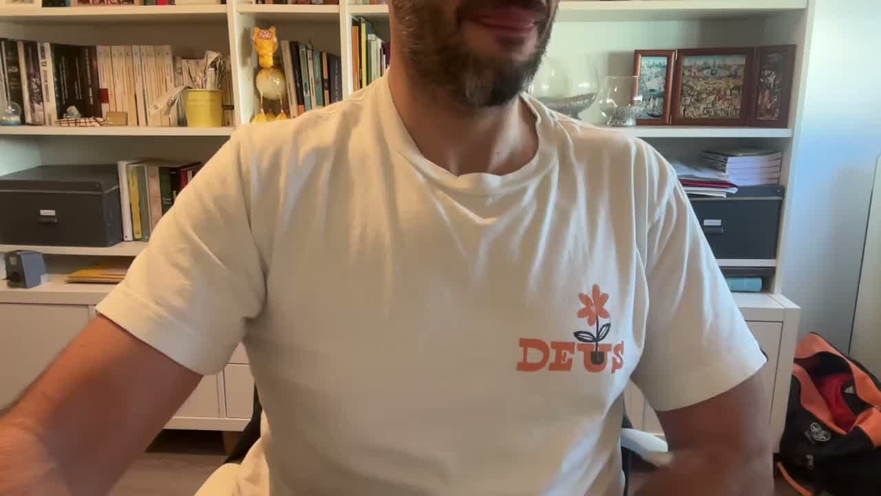 Rocco200269 live on Amateur.tv