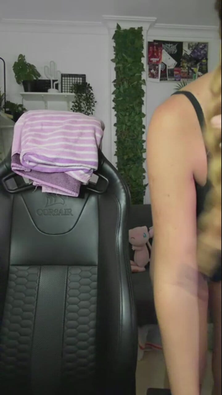 BabySatanGirl live on Amateur.tv
