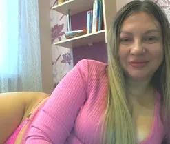 AmandaXXZ, live now on SugarCams