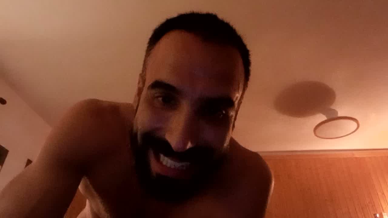 KasBox live on Amateur.tv