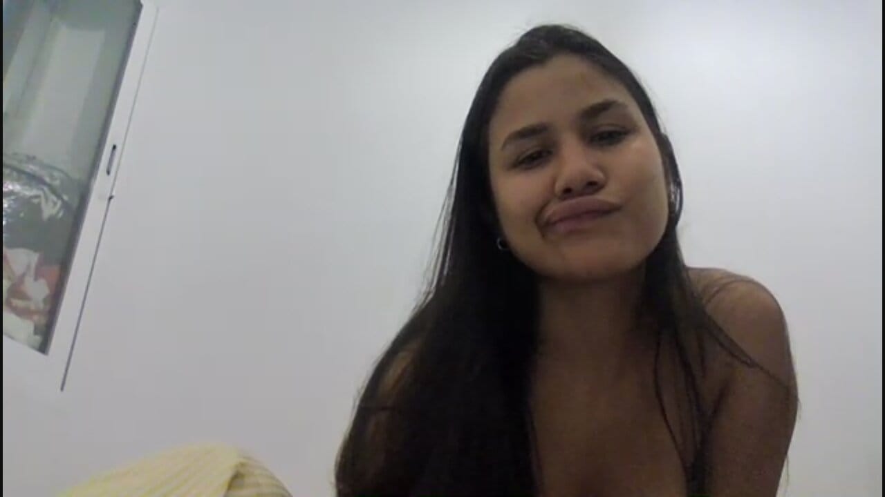 camila86 Live Chat on Amateur.TV