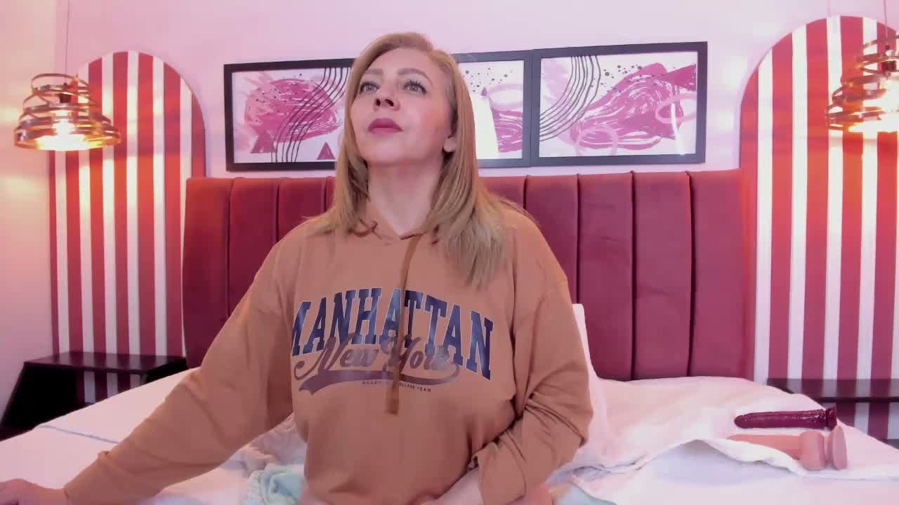SamanthaDiaz Live Chat on Amateur.TV