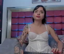 SaskiaGrendel, en directo ahora en Amateur.tv