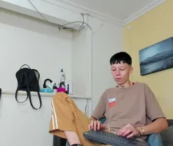 LiamBrown, live now on SugarCams