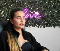 DestinyHills, live now on SugarCams