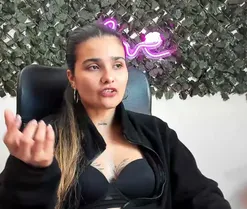 DestinyHills, live now on SugarCams