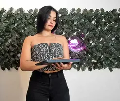 DestinyHills, live now on SugarCams