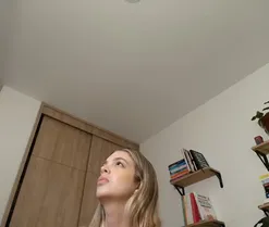 _avril, en vivo ahora en Amateur.tv