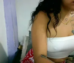 Anni_22, live now on SugarCams