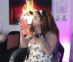 ninna_curly, live now on SugarCams