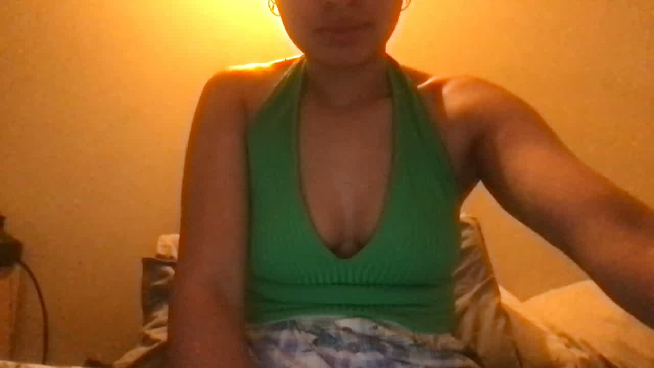 LolaSpank Live Chat on Amateur.TV
