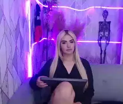 RavenSage, live now on SugarCams