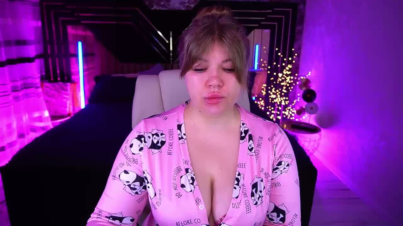 AmellyWhite Live Chat on Amateur.TV