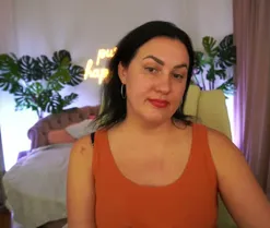 VelvetLuck, live now on SugarCams