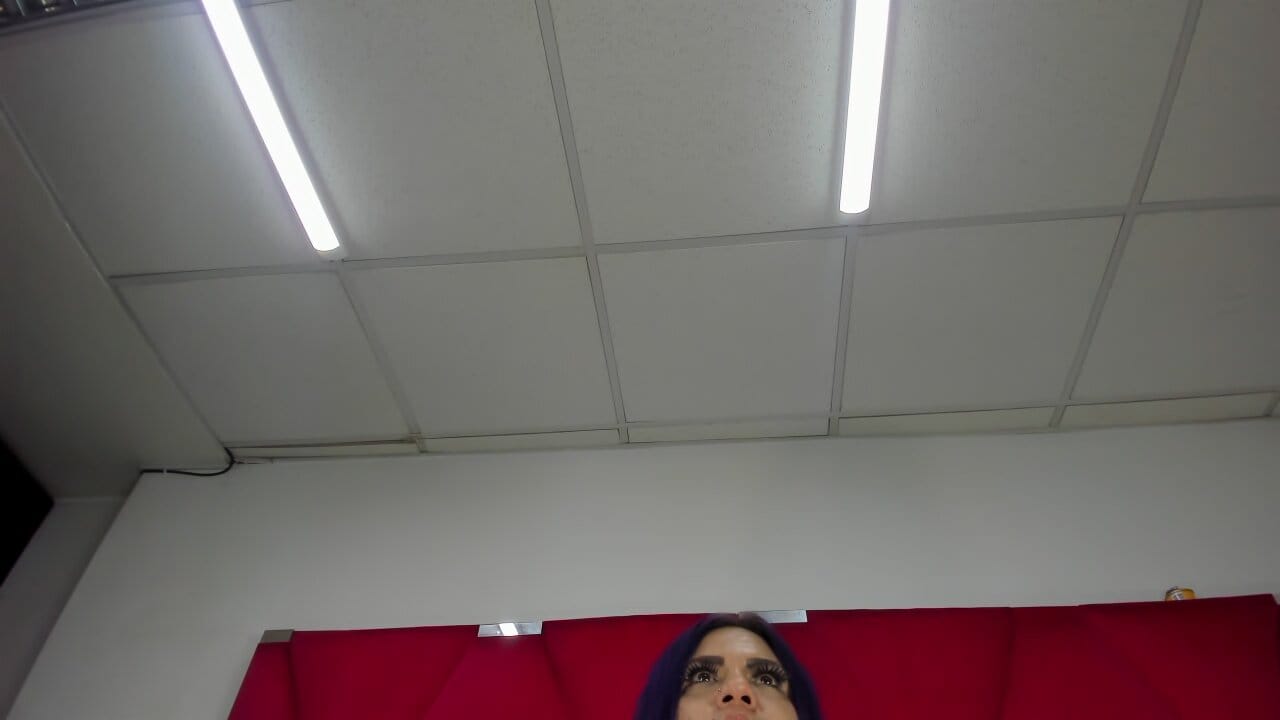 vannesalozano Live Chat on Amateur.TV