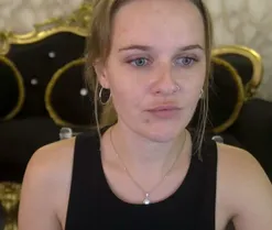 MaribelRiver, live now on SugarCams