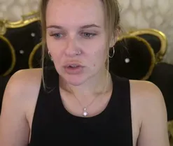 MaribelRiver, live now on SugarCams