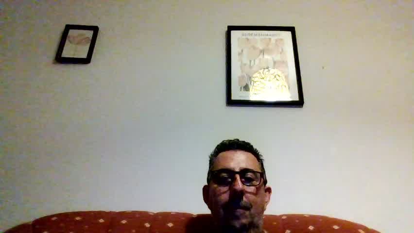corona44 live on Amateur.TV