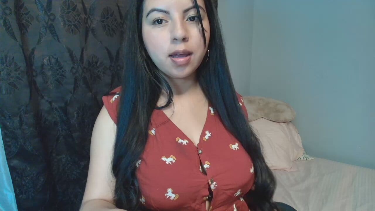 Live Chat with KarolineBurnx on Amateur.TV